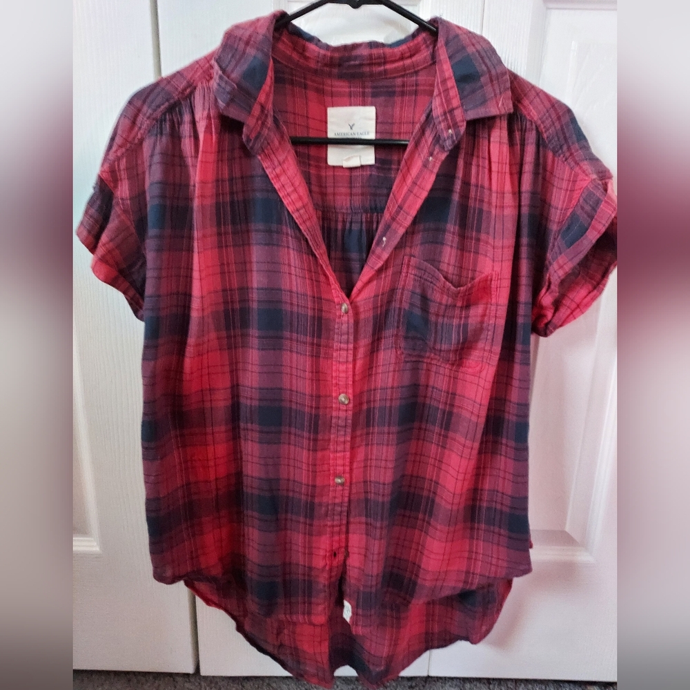American Eagle Outtfitters Light button down Red plaid top size S